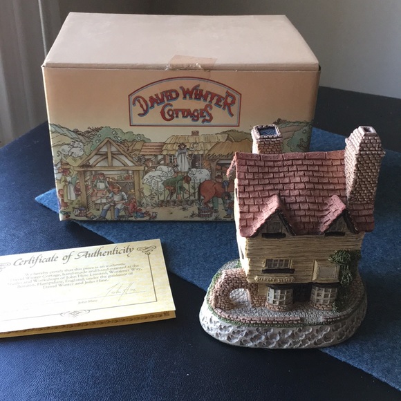 David Winter cottage: “Wine Merchant” - Picture 7 of 7